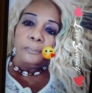 Meet your Posher, Joyce